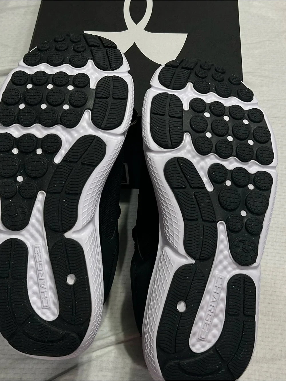 Under Armour Women’s Charged Assert 10 – Black/White – Size 11 D Wide